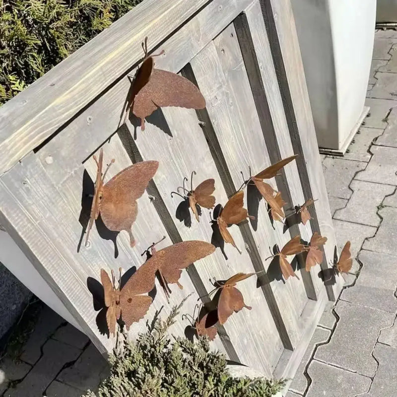 Envol — 30 Papillons Muraux en Métal Finition Rouille